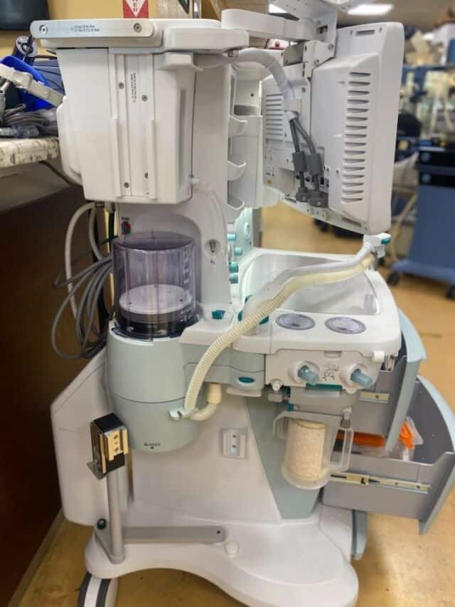 GE DATEX OHMEDA Avance CS2 Anesthesia Machine - Image 5