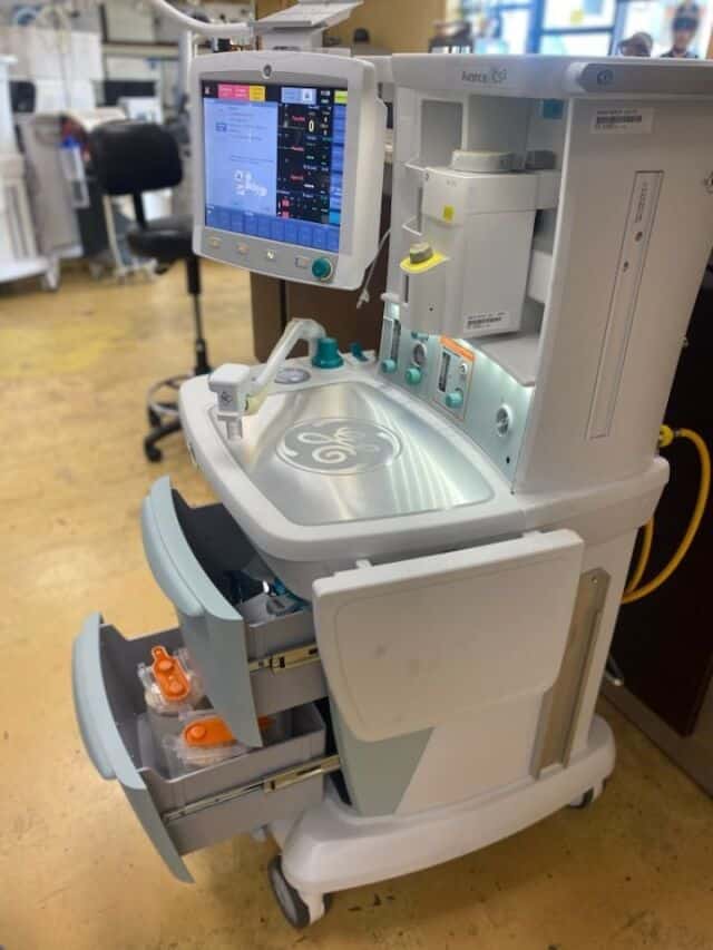 GE DATEX OHMEDA Avance CS2 Anesthesia Machine - Image 4
